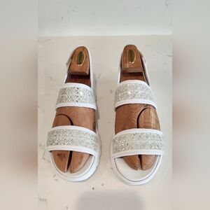 SKECHERS Luxe Foam Sandals
